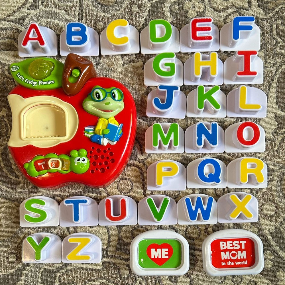 Leap Frog Tad’s Fridge Phonics Magnetic Learn Your Letters & Sounds Toy